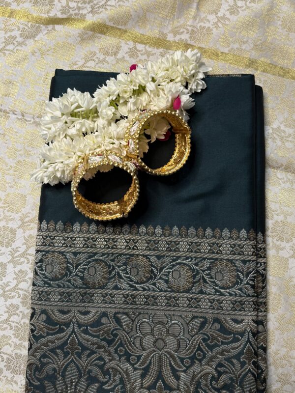 Navy Blue Saree - Image 3