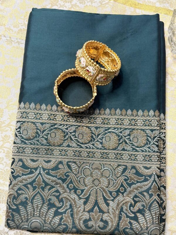 Grey Saree - Image 3