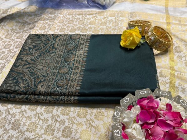 Grey Saree - Image 5