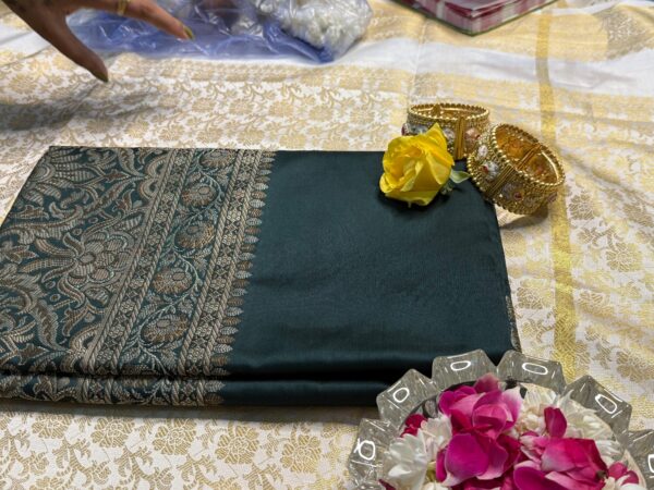 Grey Saree - Image 6