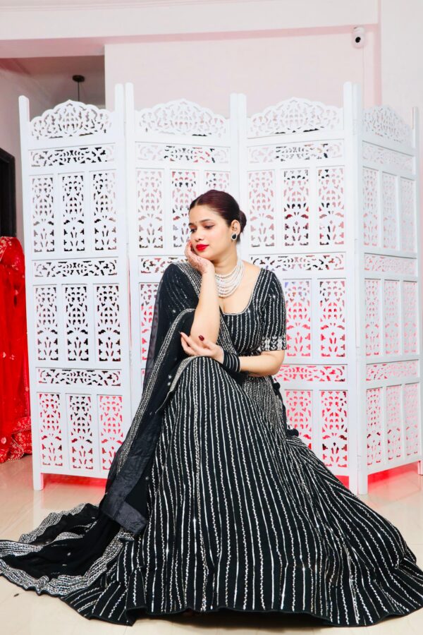 Black Lahenga - Image 4